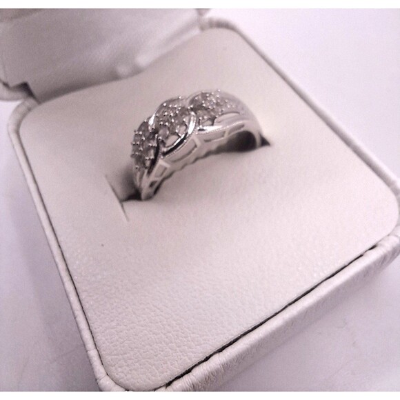 New in Box Stunning 1/4 ct. Natural Diamond Ring Sterling Silver Size 7 - Picture 3 of 7